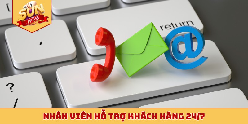 Nhân viên hỗ trợ khách hàng 24/7